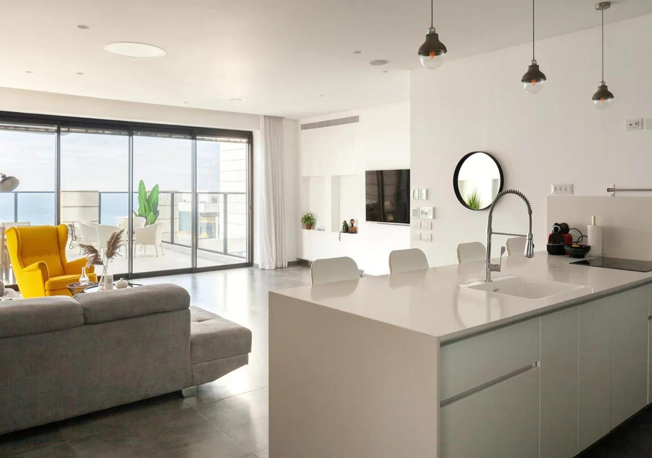 Oַ&O Group- Luxury Penthouse Jacuzzi Sea 36 Floor Apartment Bat Yam Exterior photo