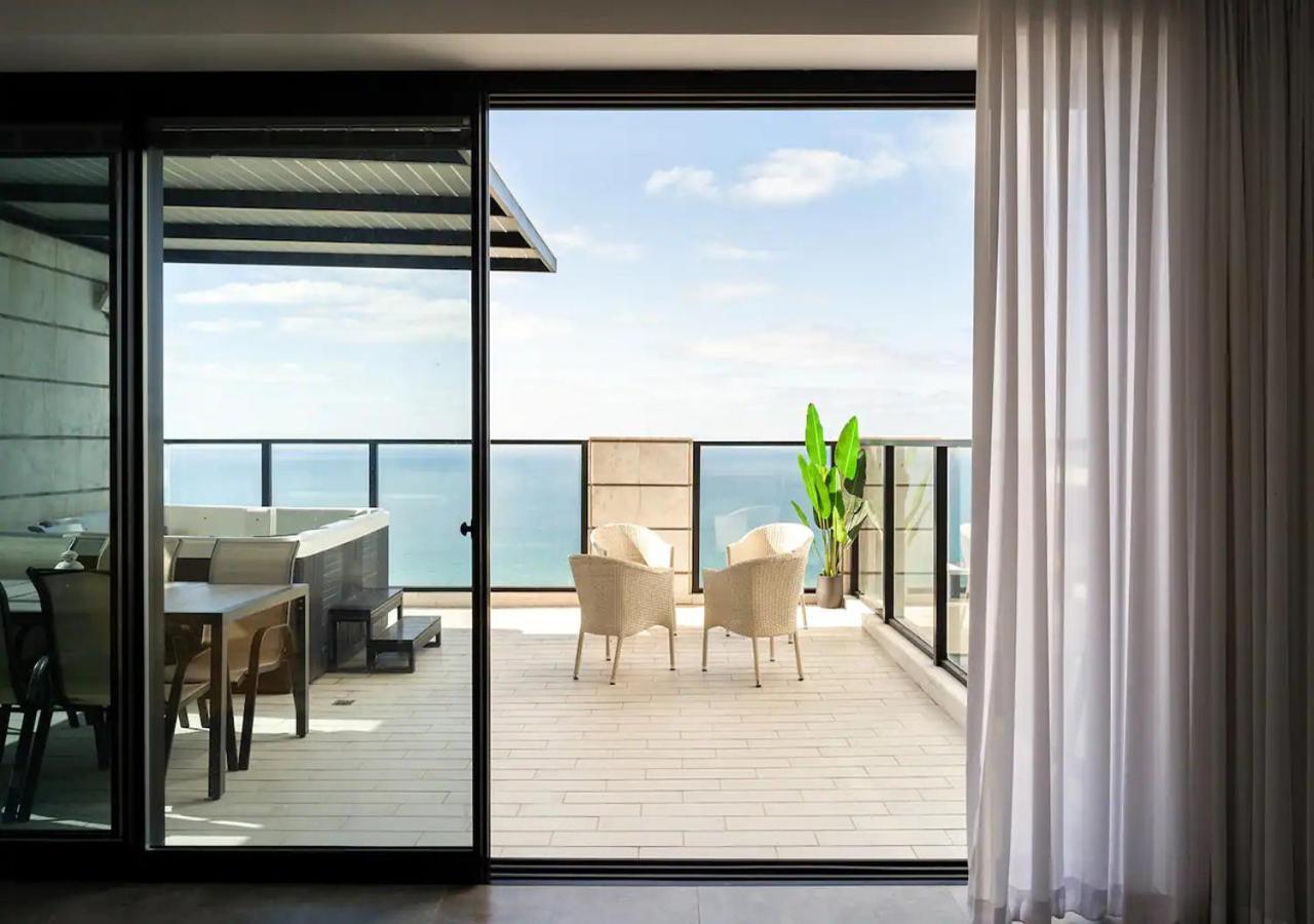 Oַ&O Group- Luxury Penthouse Jacuzzi Sea 36 Floor Apartment Bat Yam Exterior photo
